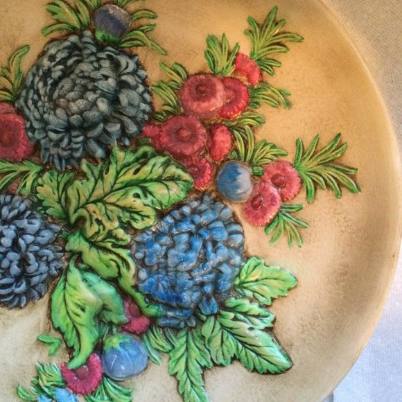 Vintage large Plate 3D relief wall art hand painted flowers 14.5" heavy signed - Picture 6 of 7